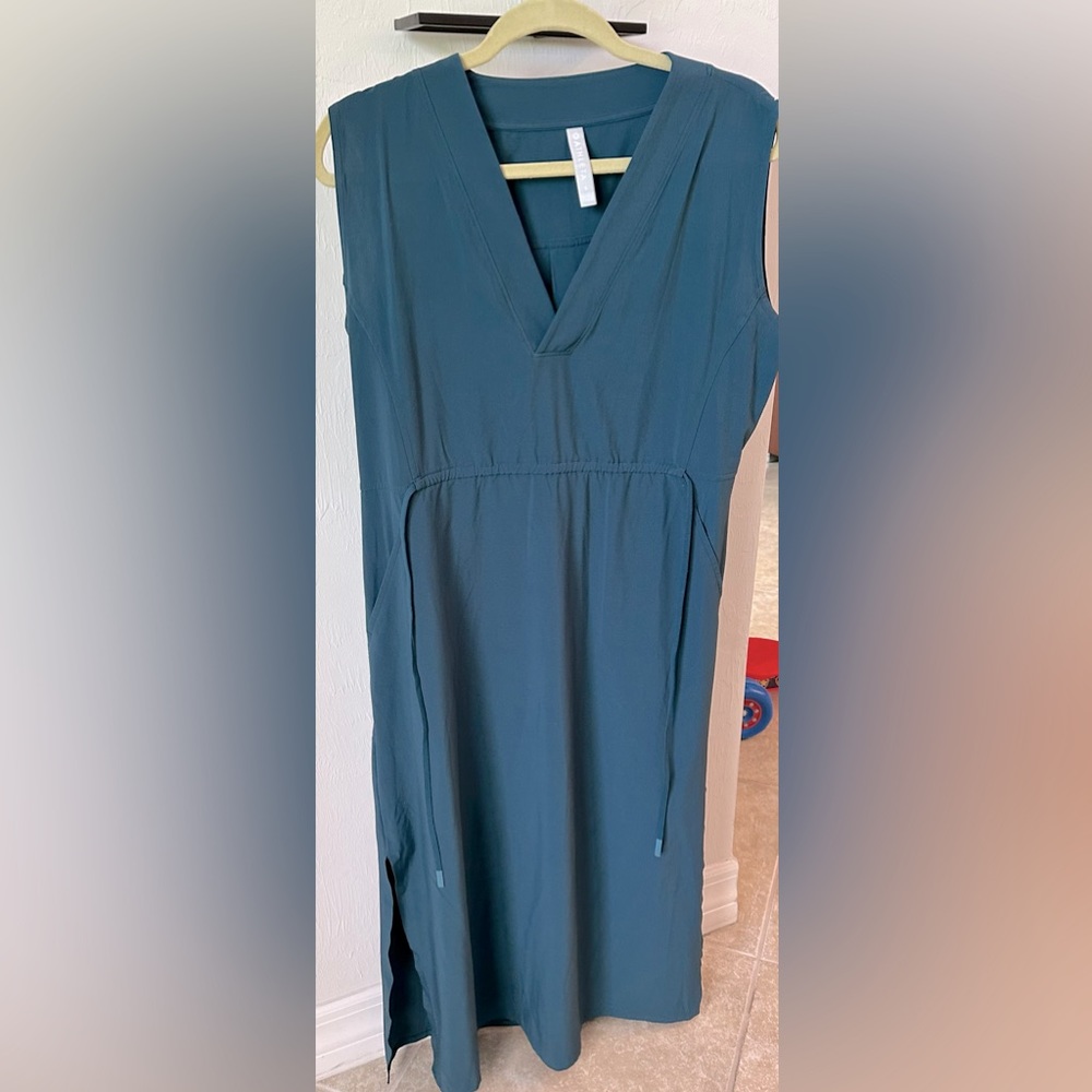 Athleta Marlow Maxi Dress teal color - barely worn